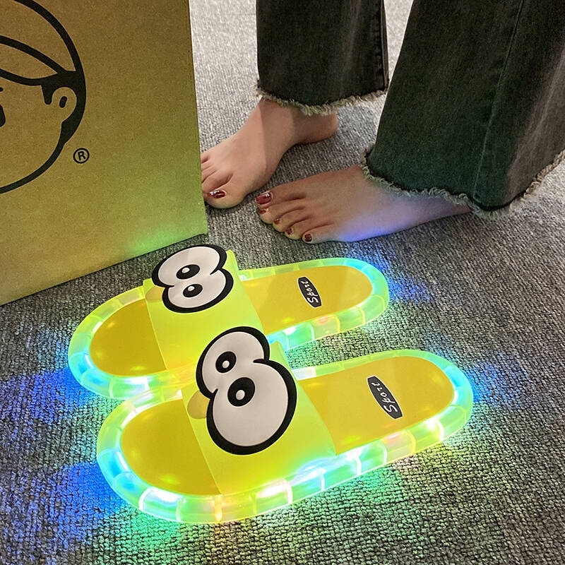 Funny Big Eyes Luminous Slide  - Home Outdoor Bathroom 评论和价格