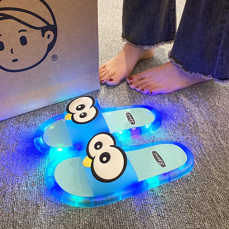 Funny Big Eyes Luminous Slide  - Home Outdoor Bathroom 评论和价格
